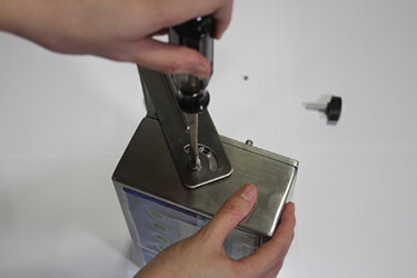 Fixing the Metal Bracket to AE 403