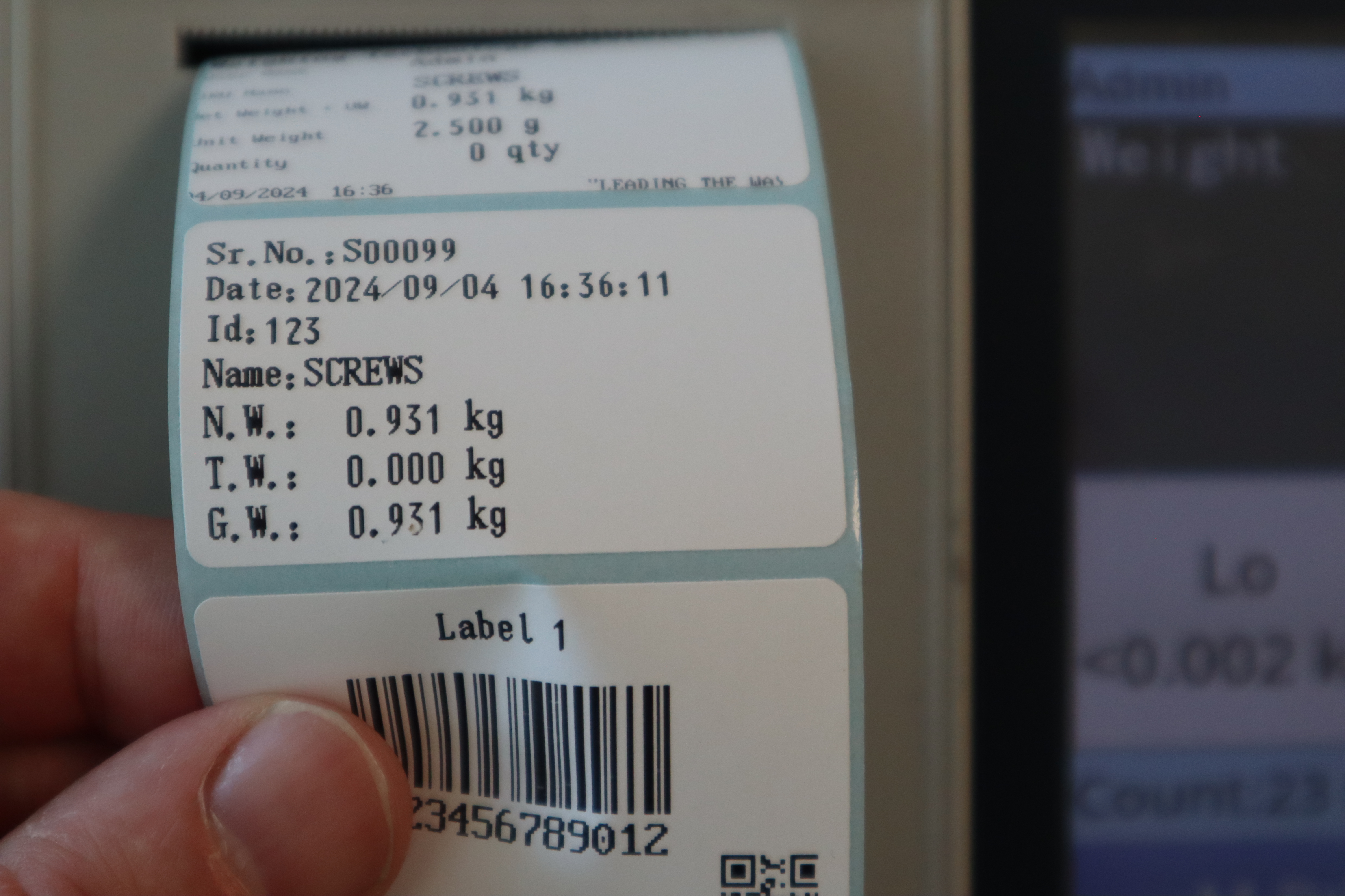 Equinox analytical balances data tracking