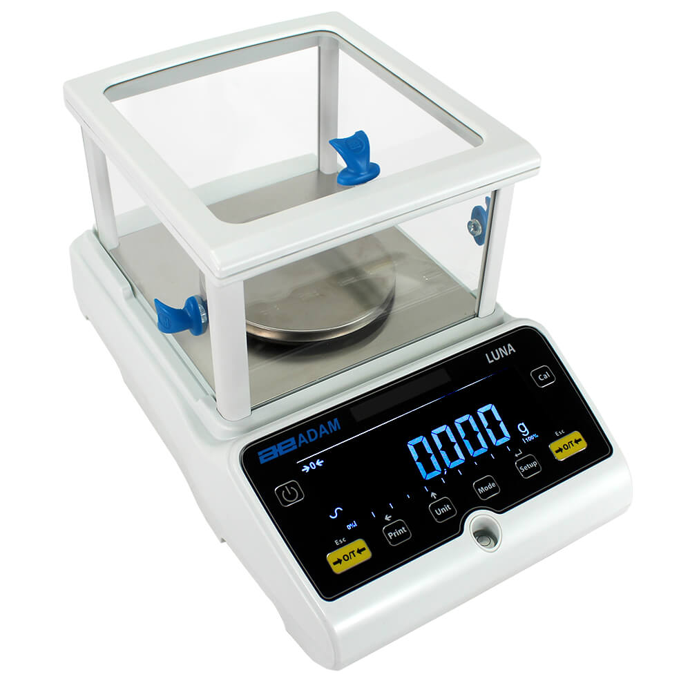 Luna precision balances weighing chamber
